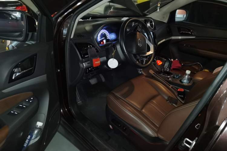 Used BYD S7 2015 2.0T Upgraded Automatic Luxury Version Driver Seat