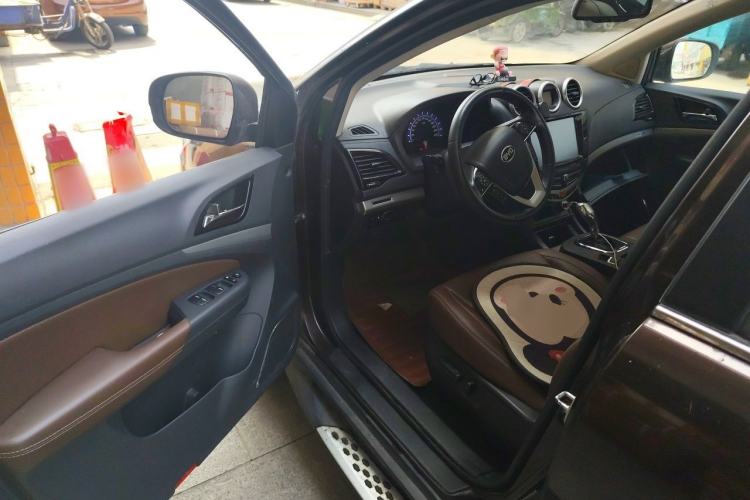 Used BYD S7 2015 2.0T Upgraded Automatic Luxury Version Driver Seat