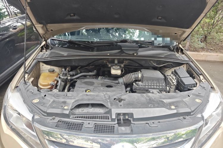 Used BYD S7 2015 2.0T Automatic Prestige Model Engine Bay