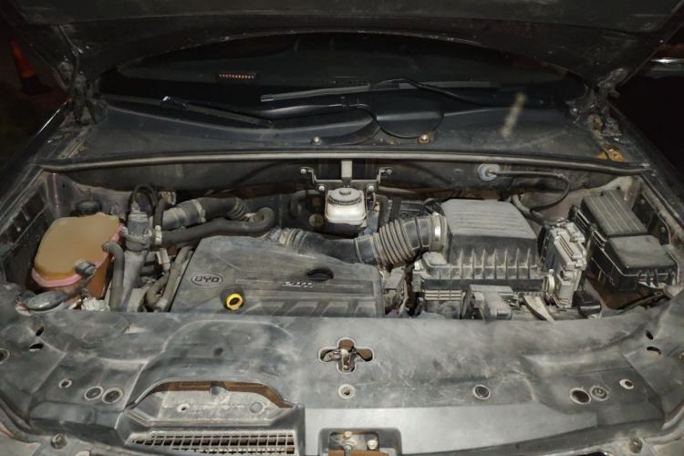 Used BYD S7 2015 2.0T Upgraded Automatic Luxury Version Engine Bay