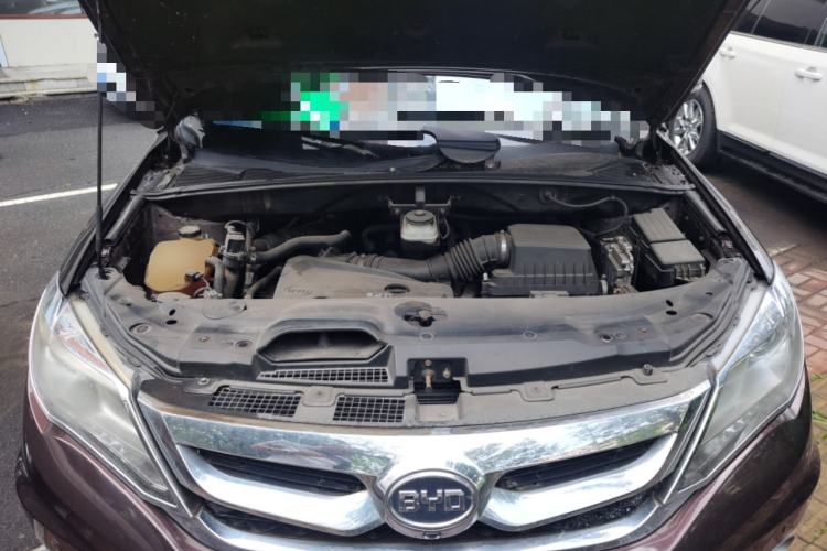 Used BYD S7 2015 2.0T Automatic Flagship Edition Engine Bay