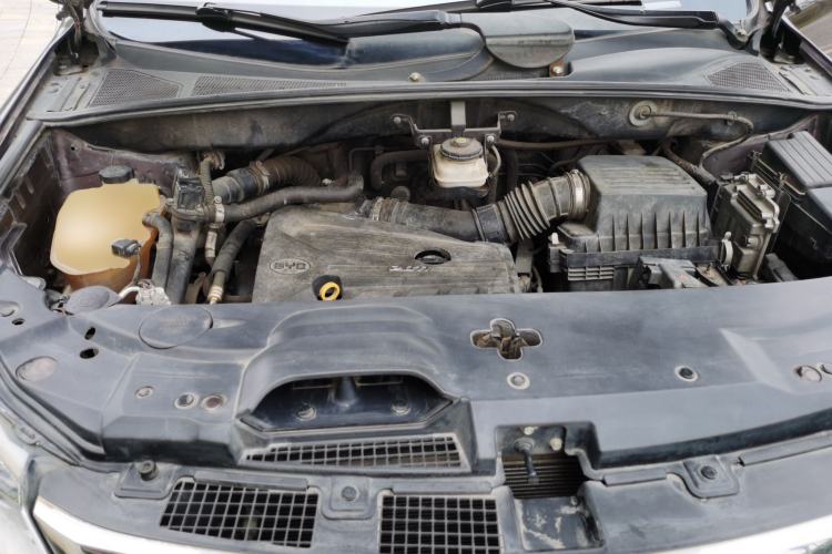 Used BYD S7 2015 2.0T Upgraded Automatic Luxury Version Engine Bay