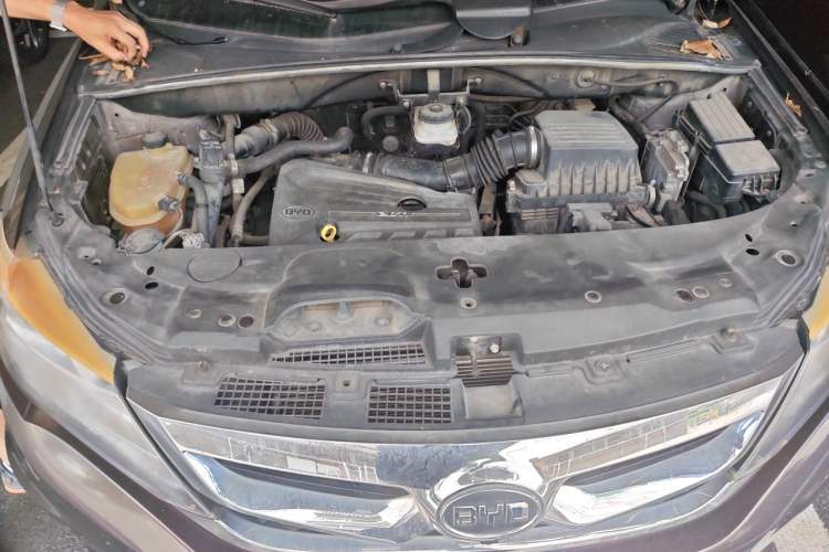 Used BYD S7 2015 2.0T Upgraded Automatic Luxury Version Engine Bay