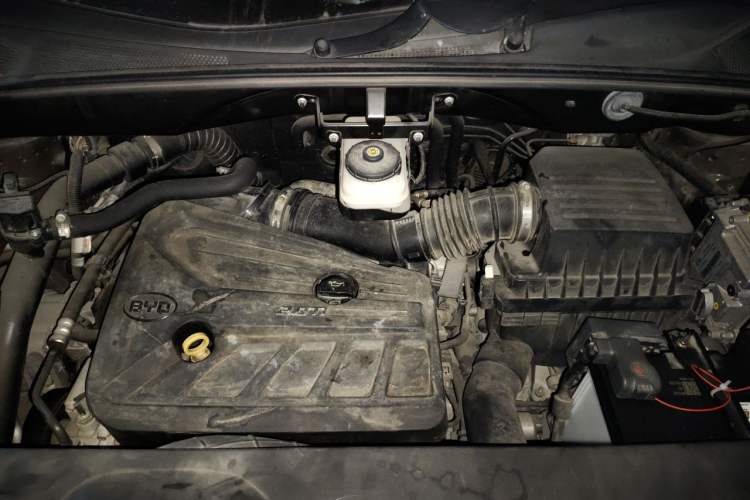 Used BYD S7 2015 2.0T Upgraded Automatic Flagship Version Engine Bay