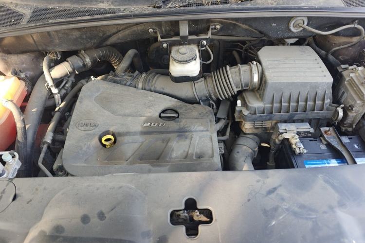 Used BYD S7 2015 2.0T Automatic Flagship Edition Engine Bay