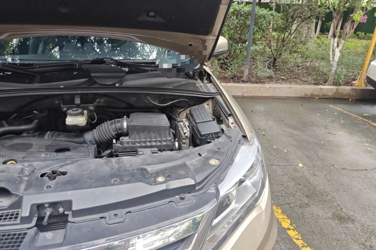 Used BYD S7 2015 2.0T Automatic Prestige Model Engine Bay Left