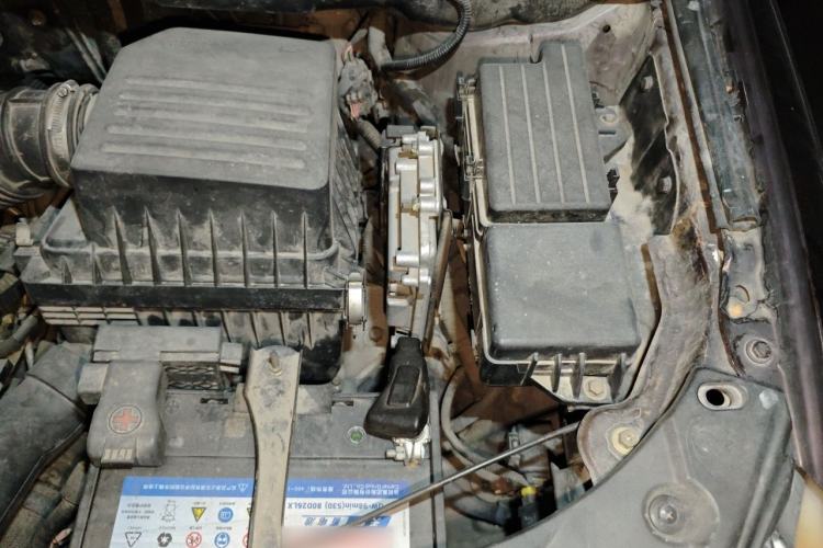 Used BYD S7 2015 2.0T Upgraded Automatic Luxury Version Engine Bay Left