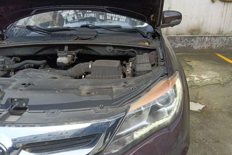 Used BYD S7 2015 2.0T Upgraded Automatic Luxury Version Engine Bay Left