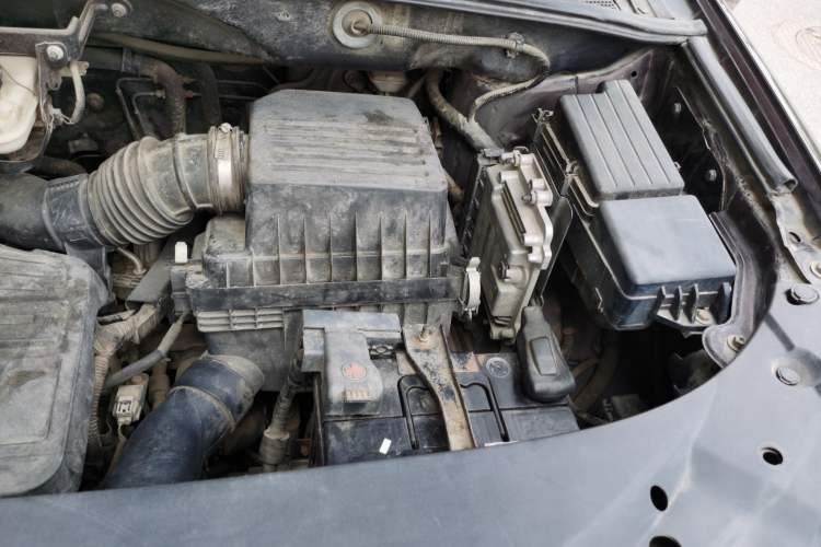 Used BYD S7 2015 2.0T Upgraded Automatic Luxury Version Engine Bay Left