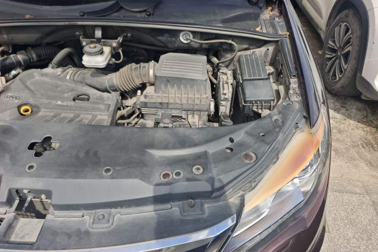 Used BYD S7 2015 2.0T Upgraded Automatic Luxury Version Engine Bay Left