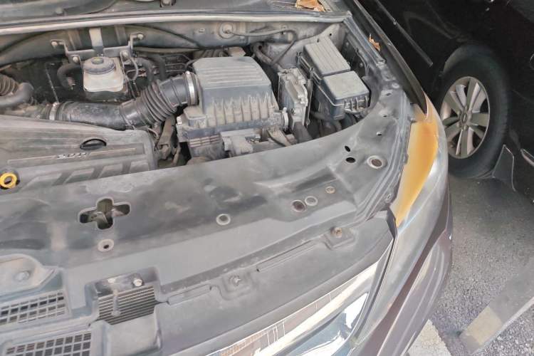 Used BYD S7 2015 2.0T Upgraded Automatic Luxury Version Engine Bay Left