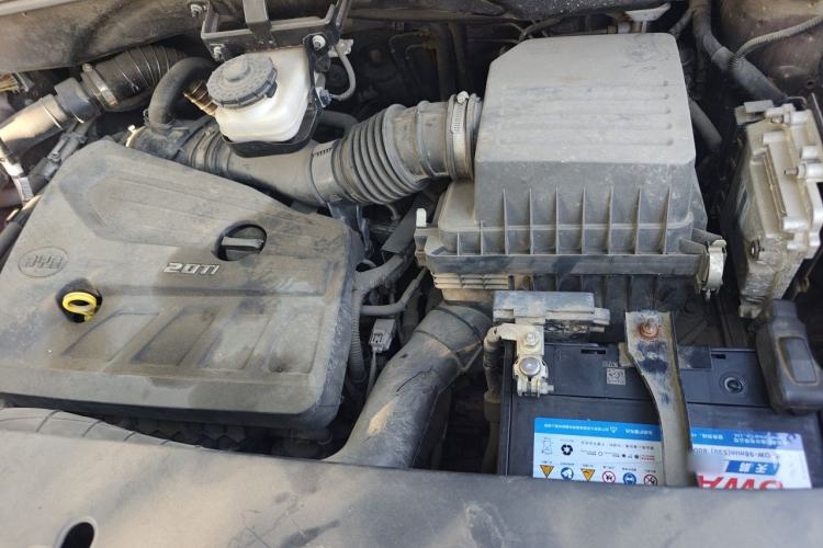 Used BYD S7 2015 2.0T Automatic Flagship Edition Engine Bay Left