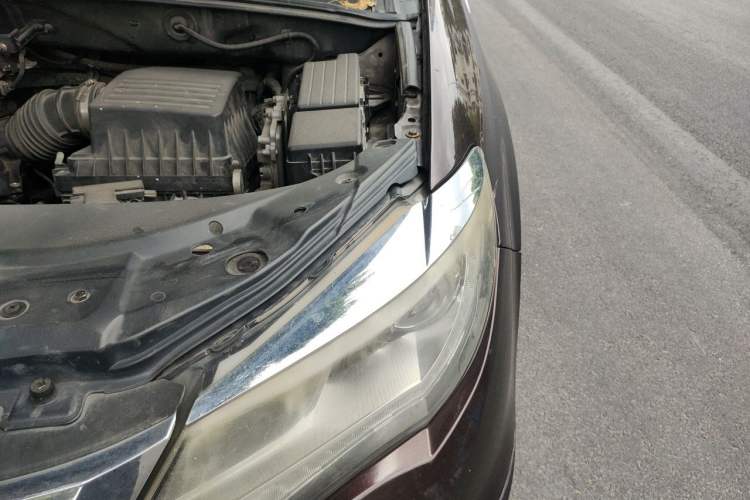 Used BYD S7 2015 2.0T Automatic Prestige Model Engine Bay Left