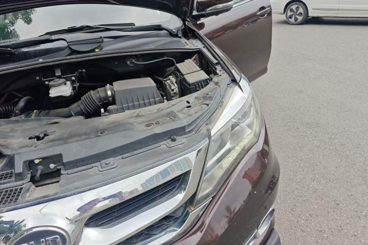 Used BYD S7 2015 2.0T Upgraded Automatic Luxury Version Engine Bay Left