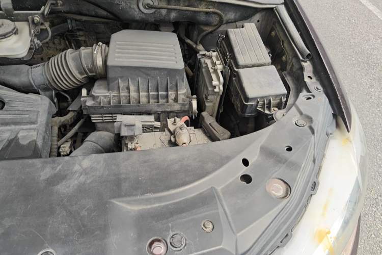 Used BYD S7 2015 2.0T Automatic Prestige Model Engine Bay Left