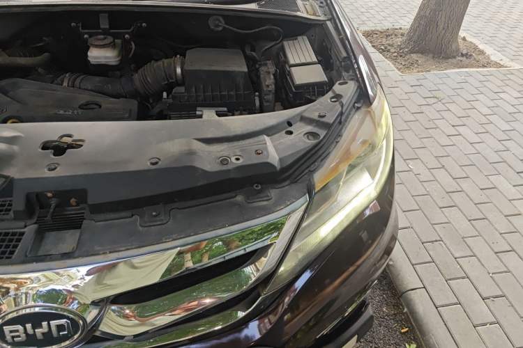 Used BYD S7 2015 2.0T Upgraded Automatic Luxury Version Engine Bay Left