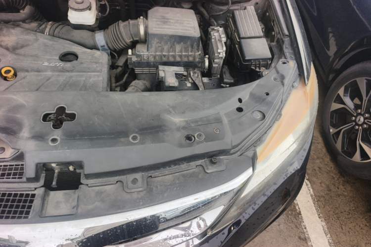 Used BYD S7 2015 2.0T Upgraded Automatic Flagship Version Engine Bay Left