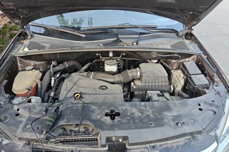 Used BYD S7 2015 2.0T Upgraded Automatic Luxury Version Engine Bay