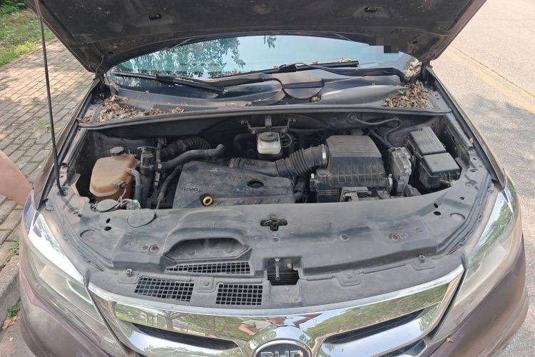 Used BYD S7 2015 2.0T Upgraded Automatic Luxury Version Engine Bay