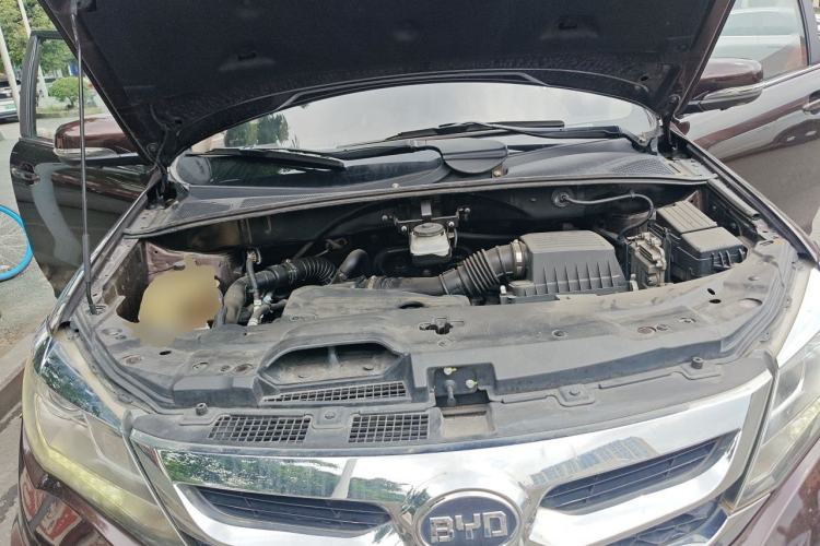 Used BYD S7 2015 2.0T Upgraded Automatic Luxury Version Engine Bay