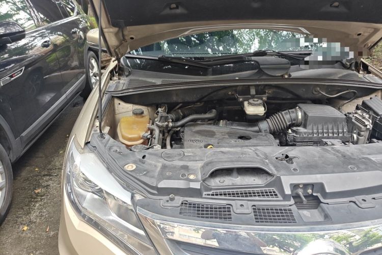 Used BYD S7 2015 2.0T Automatic Prestige Model Engine Bay Right