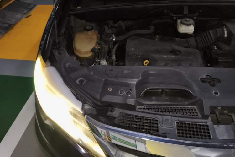 Used BYD S7 2015 2.0T Automatic Flagship Edition Engine Bay Right