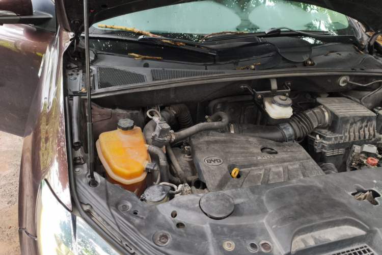 Used BYD S7 2015 2.0T Upgraded Automatic Luxury Version Engine Bay Right