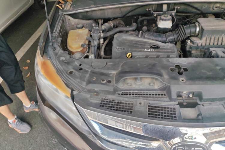 Used BYD S7 2015 2.0T Upgraded Automatic Luxury Version Engine Bay Right