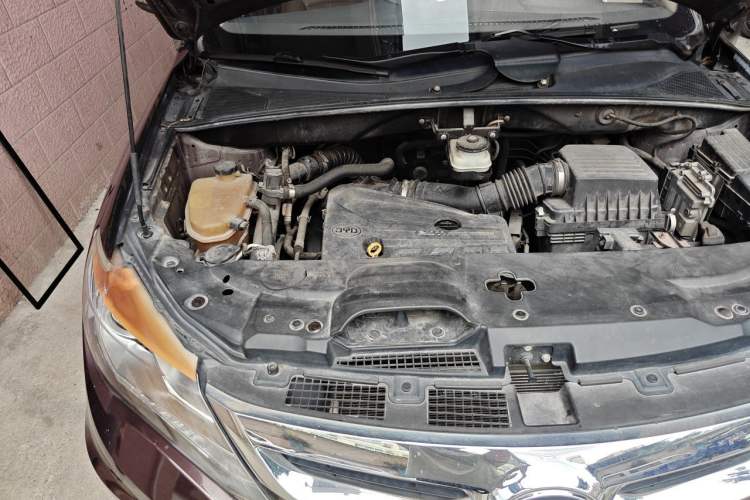 Used BYD S7 2015 2.0T Upgraded Automatic Luxury Version Engine Bay Right