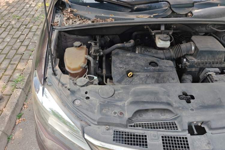 Used BYD S7 2015 2.0T Upgraded Automatic Luxury Version Engine Bay Right