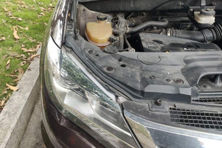 Used BYD S7 2015 2.0T Automatic Prestige Model Engine Bay Right