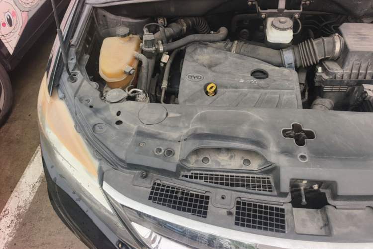 Used BYD S7 2015 2.0T Upgraded Automatic Flagship Version Engine Bay Right