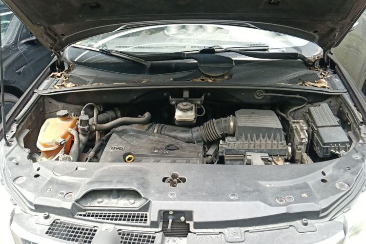 Used BYD S7 2015 2.0T Upgraded Automatic Luxury Version Engine Bay