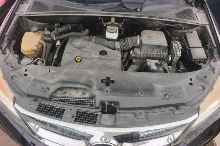 Used BYD S7 2015 2.0T Upgraded Automatic Flagship Version Engine Bay