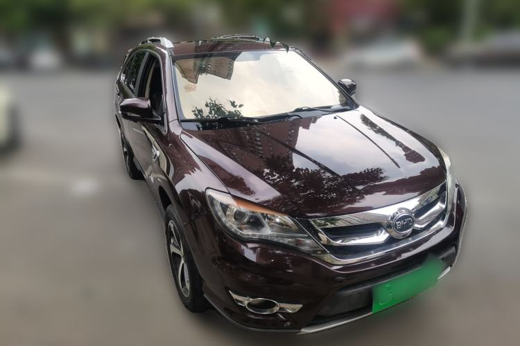 Used BYD S7 2015 2.0T Upgraded Automatic Luxury Version Front Right 45 Deg