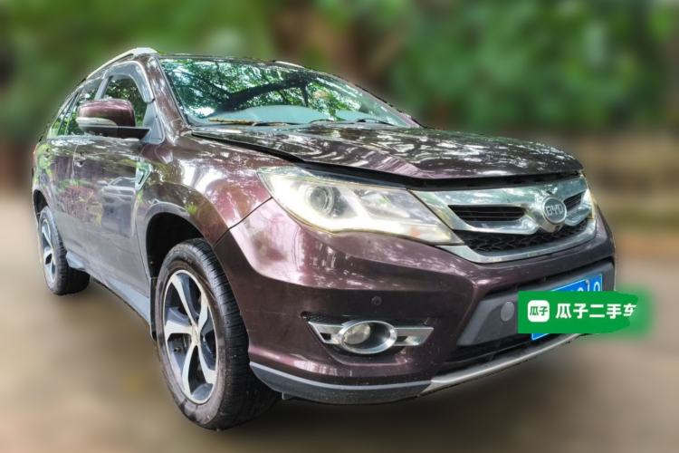 Used BYD S7 2015 2.0T Upgraded Automatic Luxury Version Front Right 45 Deg