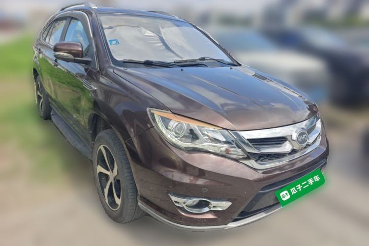 Used BYD S7 2015 2.0T Upgraded Automatic Luxury Version Front Right 45 Deg