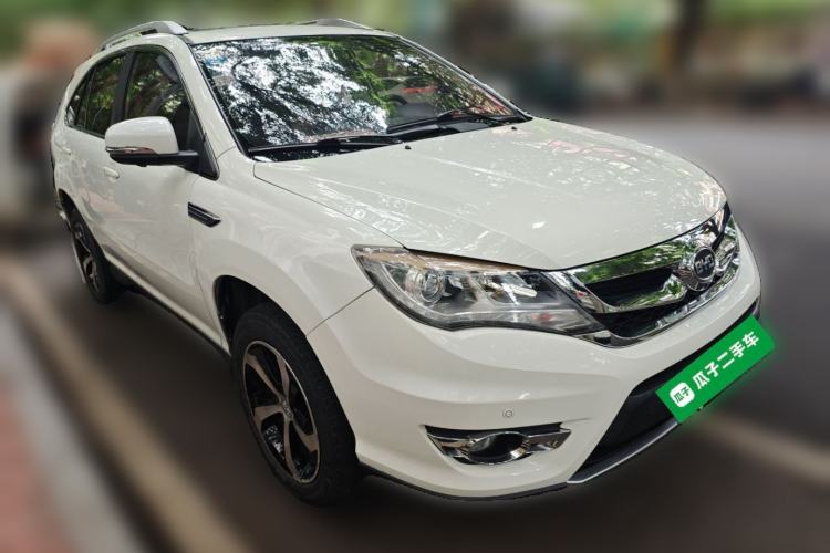 Used BYD S7 2015 2.0T Upgraded Automatic Luxury Version Front Right 45 Deg