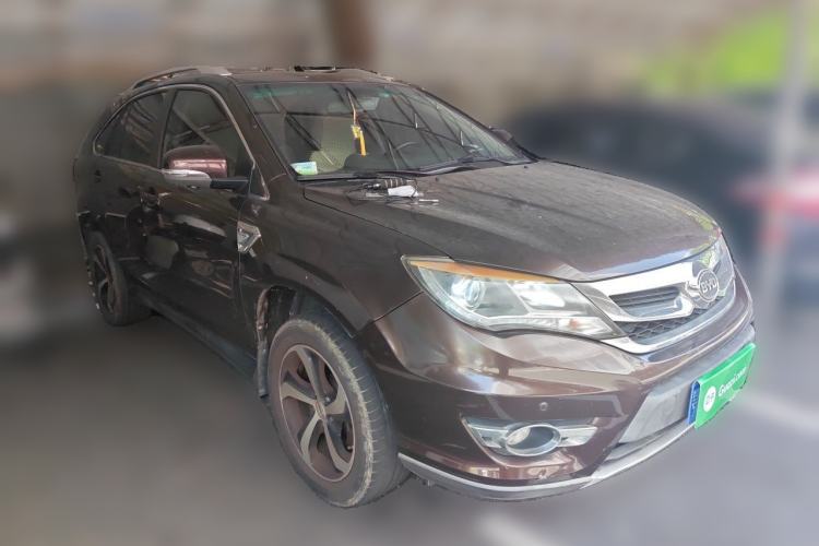 Used BYD S7 2015 2.0T Upgraded Automatic Luxury Version Front Right 45 Deg
