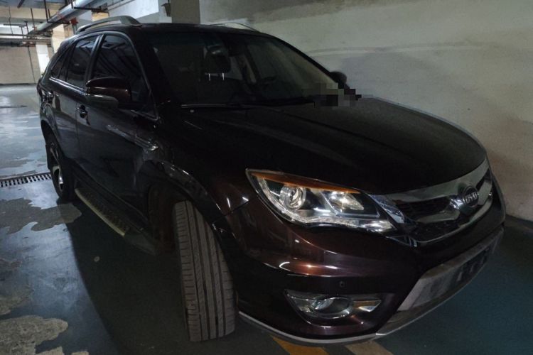 Used BYD S7 2015 2.0T Upgraded Automatic Luxury Version Front Right 45 Deg