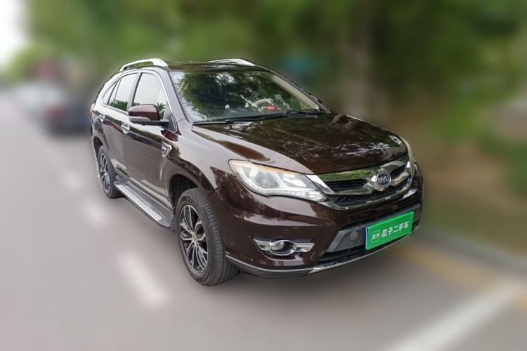 Used BYD S7 2015 2.0T Upgraded Automatic Luxury Version Front Right 45 Deg