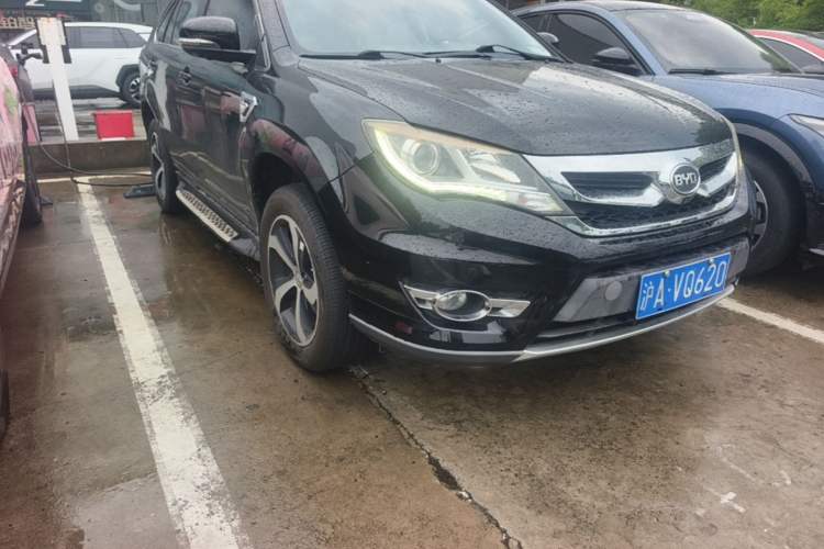Used BYD S7 2015 2.0T Upgraded Automatic Flagship Version Front Right 45 Deg
