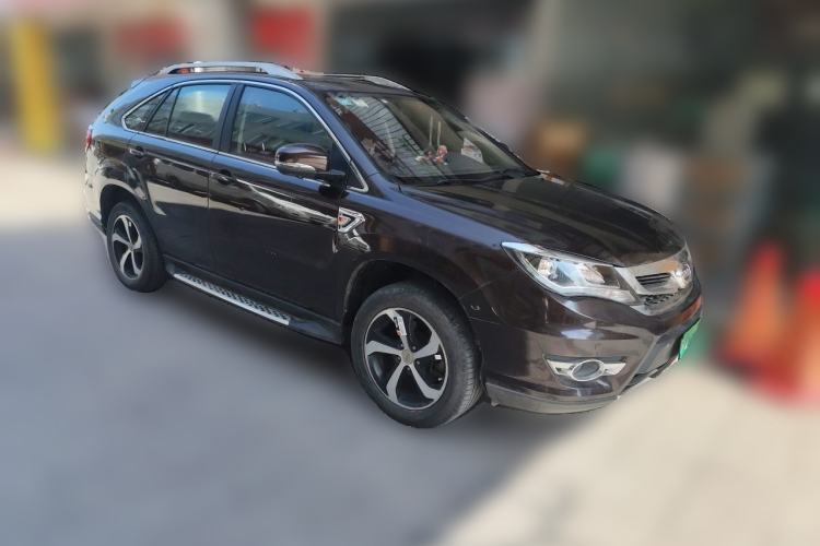 Used BYD S7 2015 2.0T Upgraded Automatic Luxury Version Front Right 45 Deg