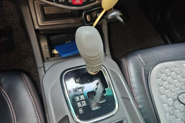Used BYD S7 2015 2.0T Automatic Prestige Model Gear Lever