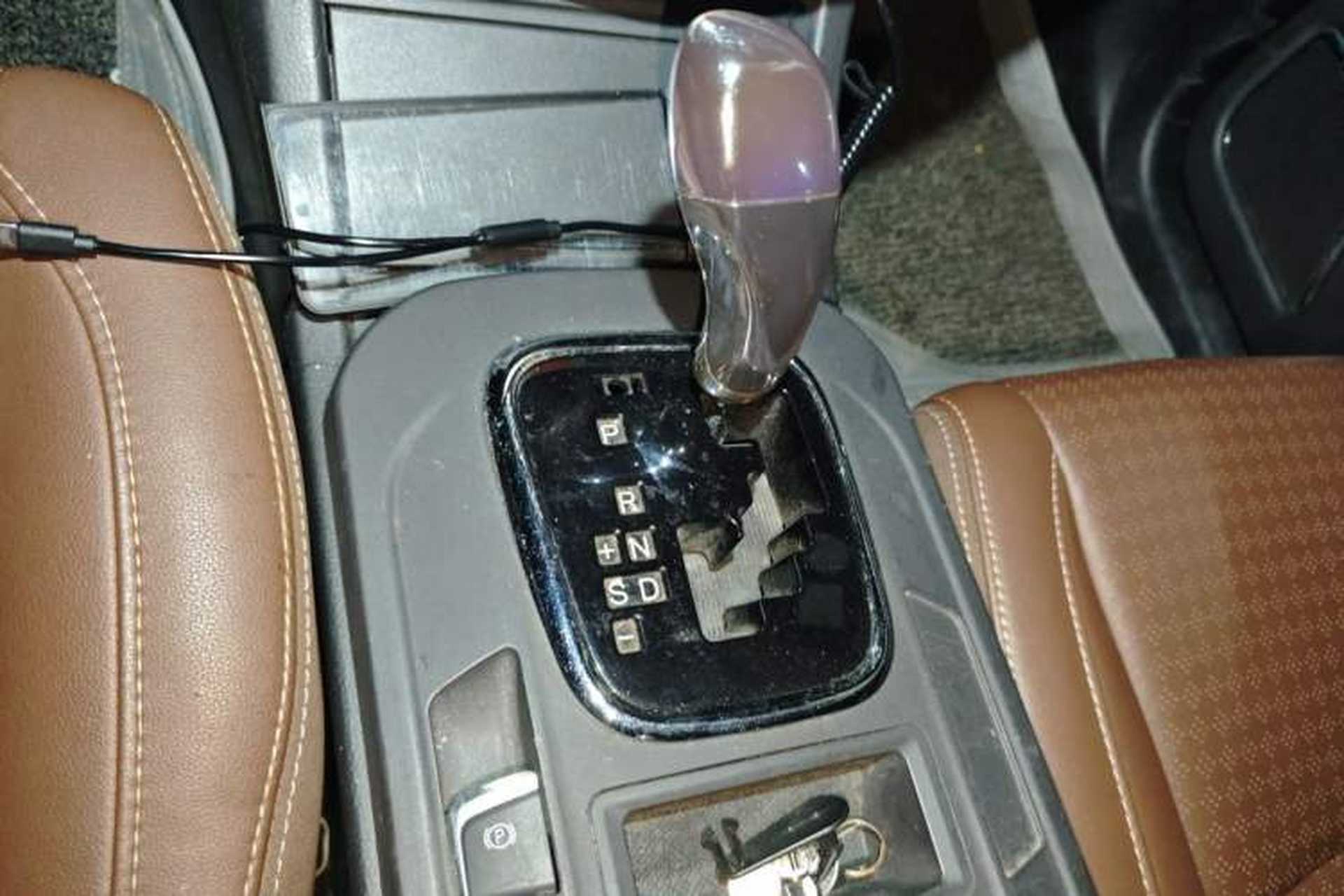 Used BYD S7 2015 2.0T Upgraded Automatic Luxury Version Gear Lever