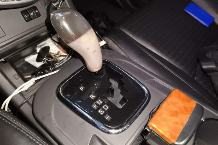 Used BYD S7 2015 2.0T Automatic Flagship Edition Gear Lever