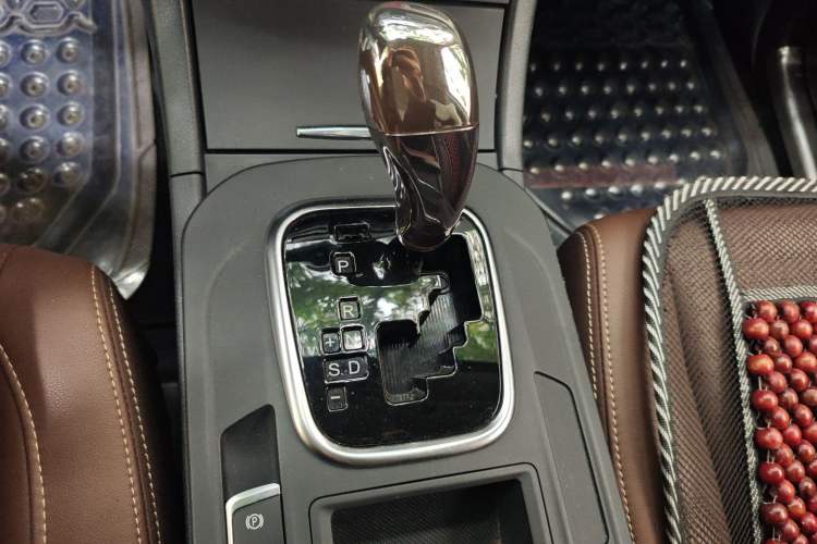 Used BYD S7 2015 2.0T Upgraded Automatic Luxury Version Gear Lever