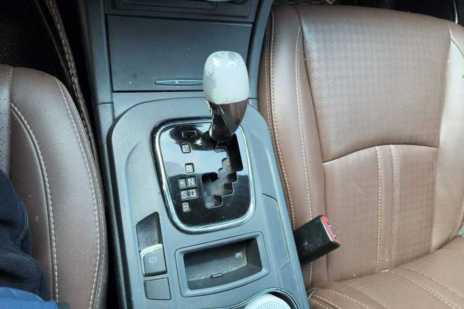 Used BYD S7 2015 2.0T Upgraded Automatic Luxury Version Gear Lever
