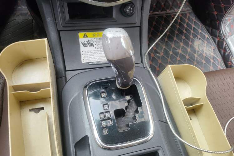 Used BYD S7 2015 2.0T Upgraded Automatic Luxury Version Gear Lever