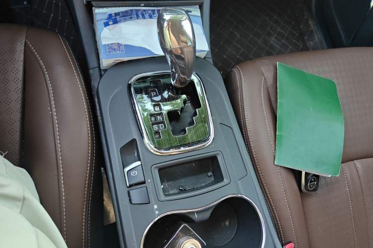 Used BYD S7 2015 2.0T Upgraded Automatic Luxury Version Gear Lever